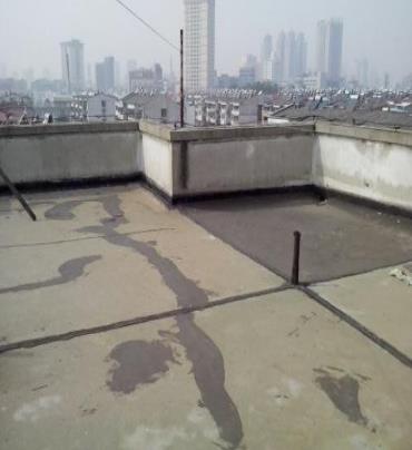 咸宁漏水维修 楼顶漏水是什么原因，楼顶漏水维修方法是什么?